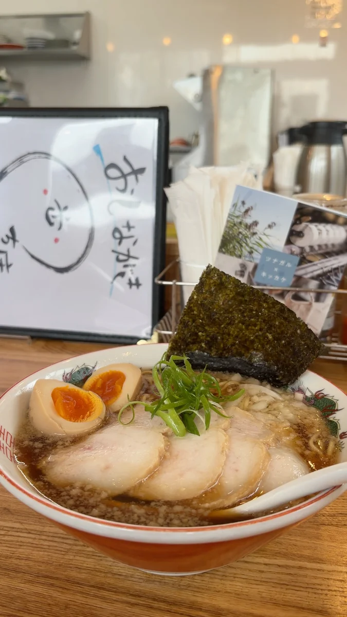 特製醤油（左）／塩（右）